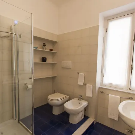 Altido Warm Flat For 4, Located In Quiet Area Génova