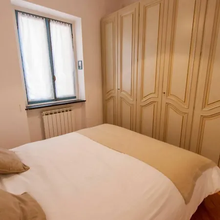 Altido Warm Flat For 4, Located In Quiet Area Apartment *